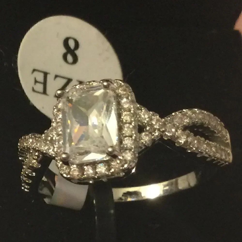 Peermont NWT Sz 8 "bridal" ring silvertone